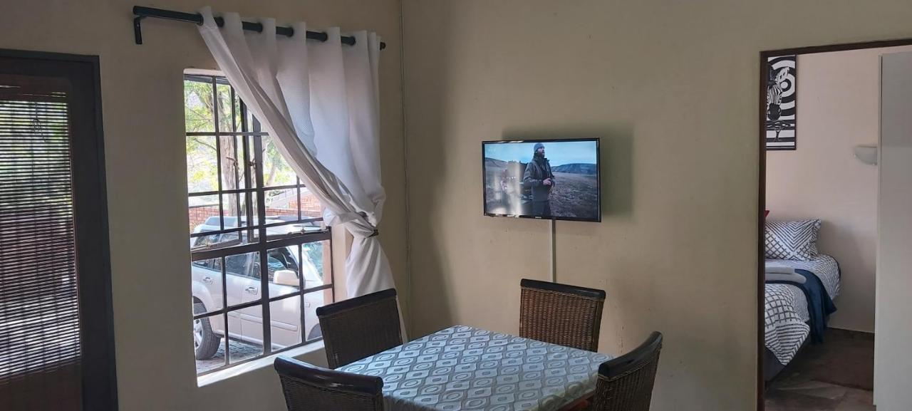 13 @ Rhinoroad Nelspruit Apartment Mbombela Bagian luar foto