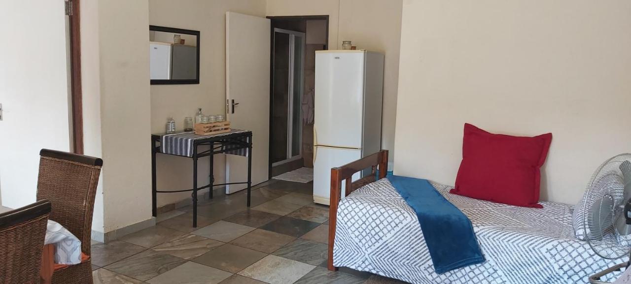 13 @ Rhinoroad Nelspruit Apartment Mbombela Bagian luar foto
