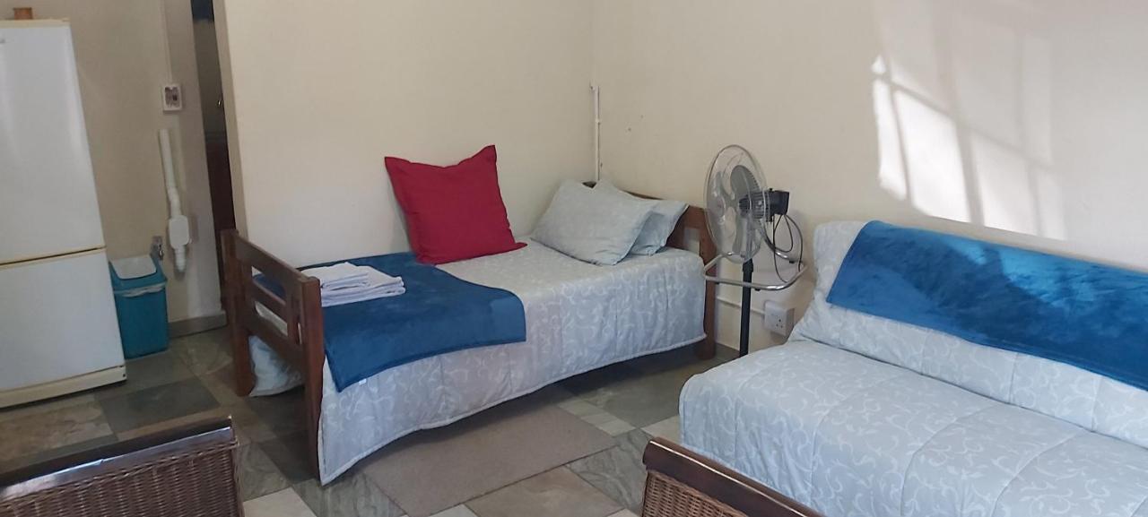 13 @ Rhinoroad Nelspruit Apartment Mbombela Bagian luar foto
