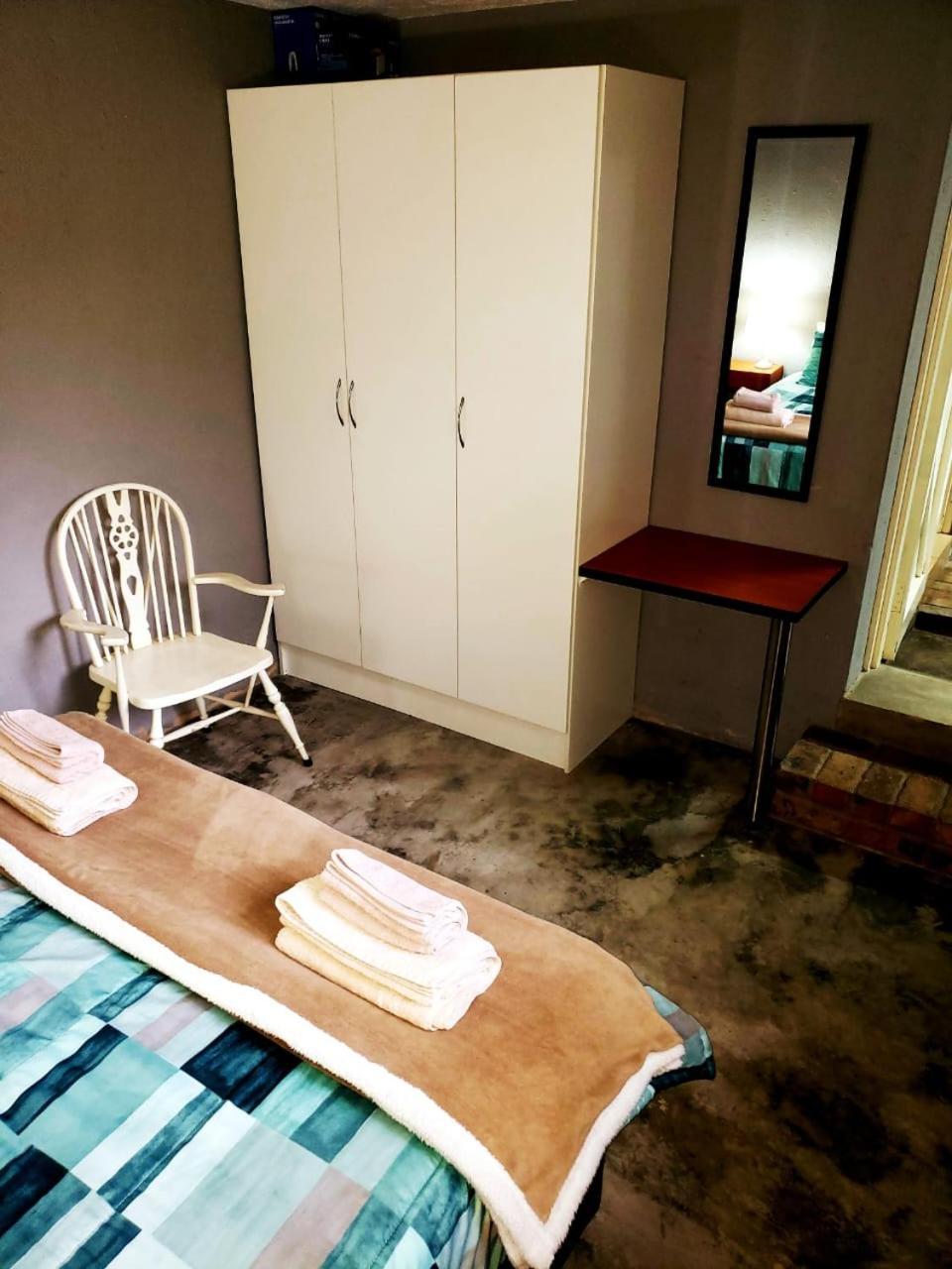 13 @ Rhinoroad Nelspruit Apartment Mbombela Bagian luar foto