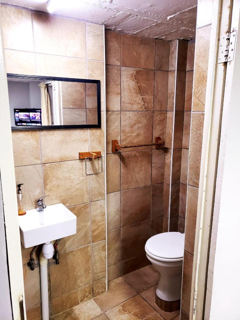 13 @ Rhinoroad Nelspruit Apartment Mbombela Bagian luar foto