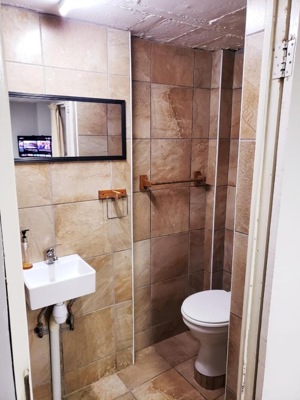 13 @ Rhinoroad Nelspruit Apartment Mbombela Bagian luar foto